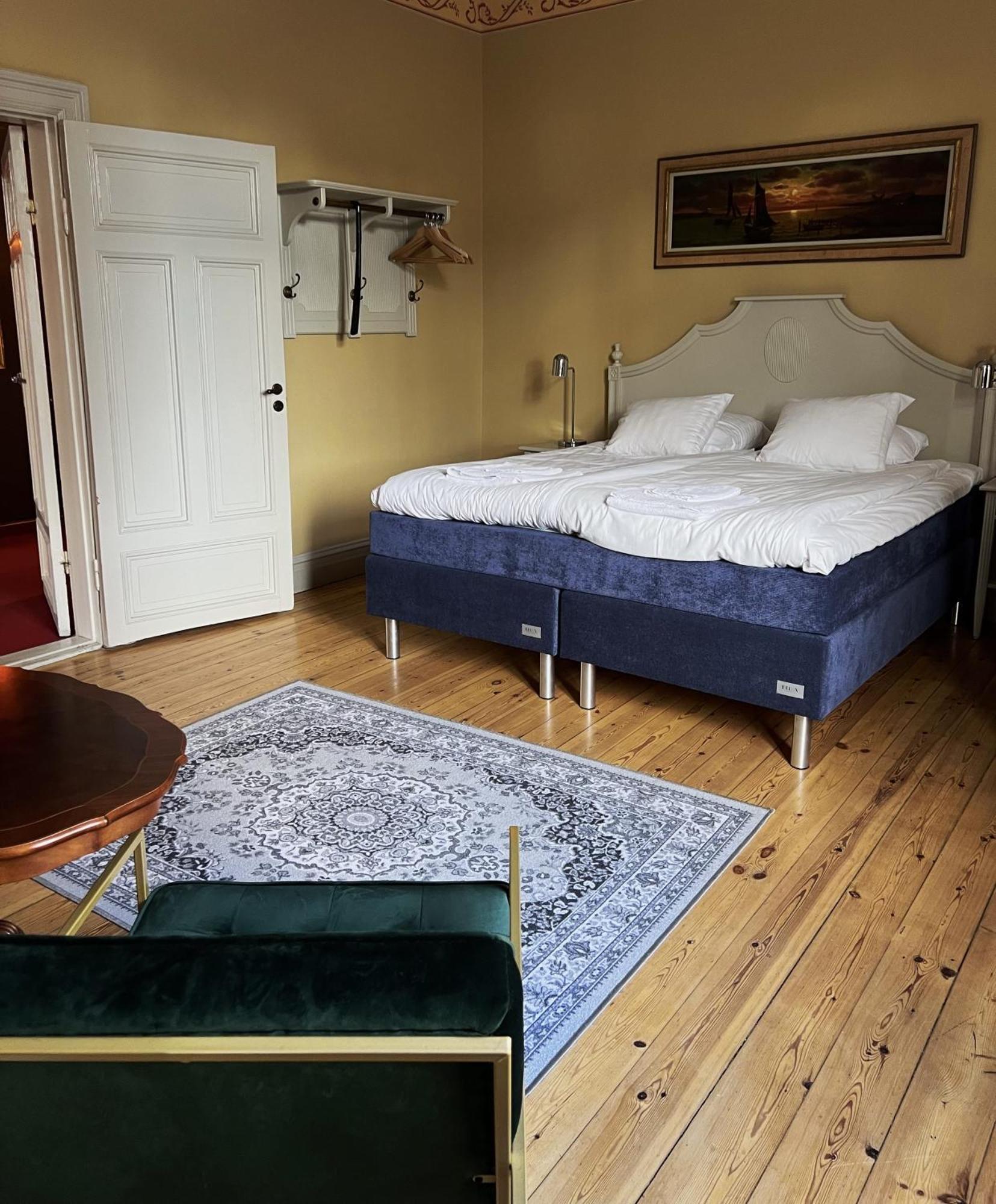 Park Hotel Linkoeping Fawlty Towers Buitenkant foto